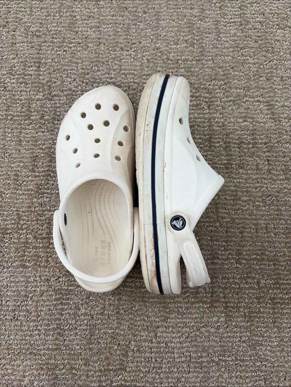 Crocs Bayaband Clogs White And navy blue Unisex Slip On Shoes Men’s 6, Women’s 8